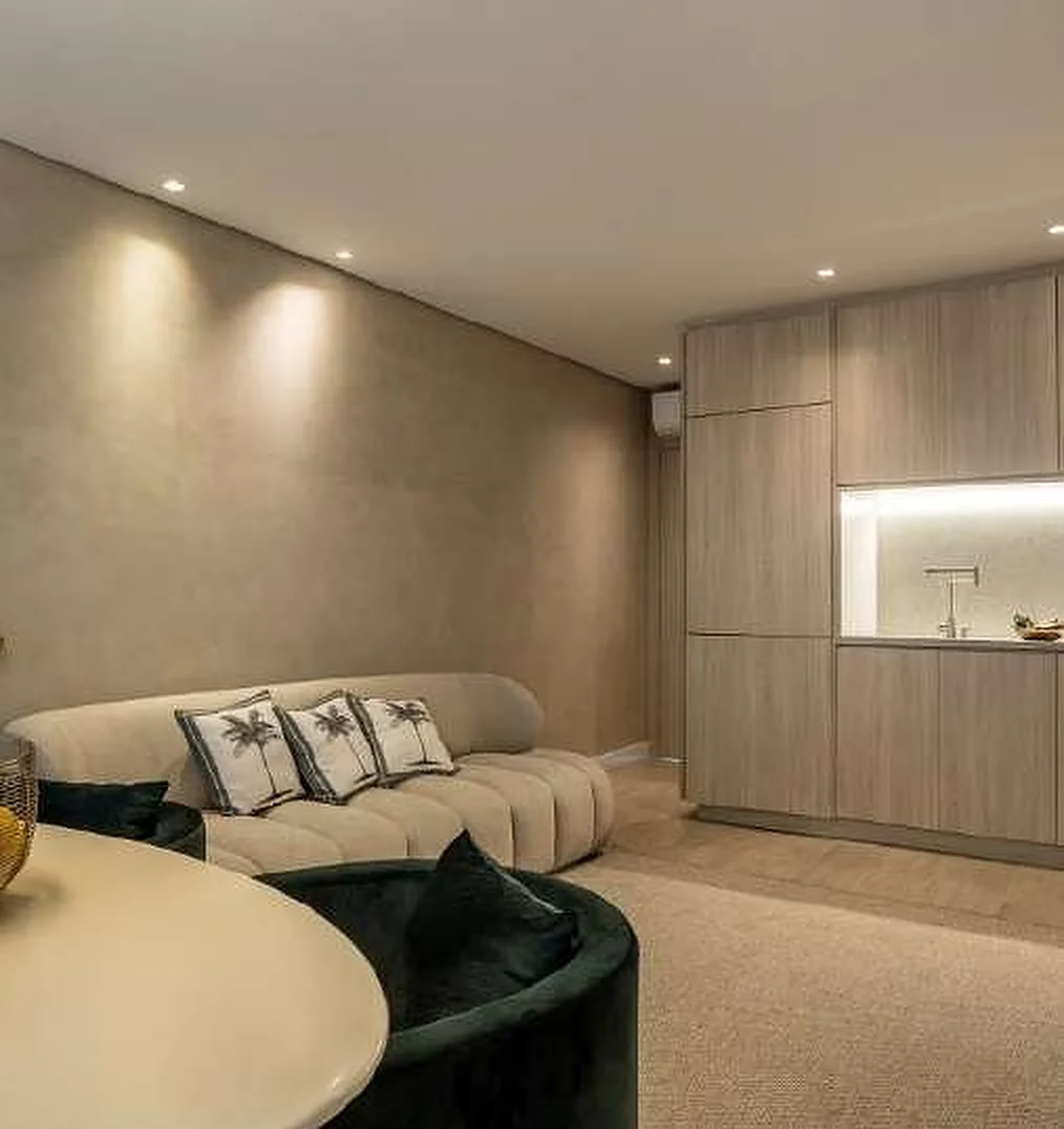 Living decorado de unidade do Jardins Symmetry